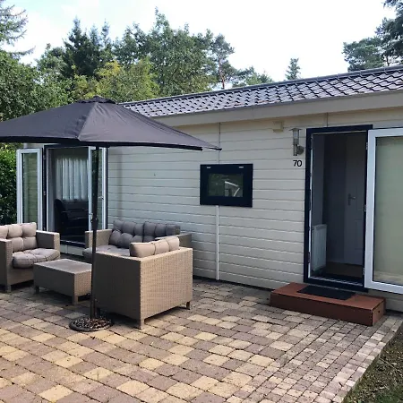 木屋 Vrijstaand Chalet In Bospark