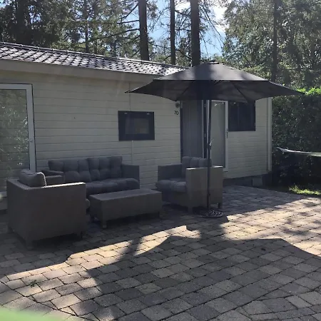 Vrijstaand Chalet In Bospark 木屋 Hattemerbroek