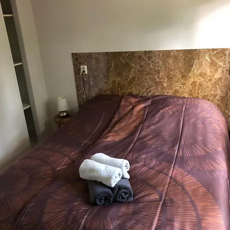 Vrijstaand Chalet In Bospark 木屋